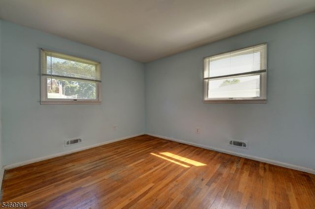 14 Apollo Dr, Jefferson Twp., NJ 07438
