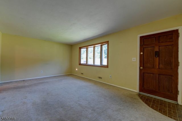 14 Apollo Dr, Jefferson Twp., NJ 07438