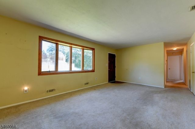 14 Apollo Dr, Jefferson Twp., NJ 07438