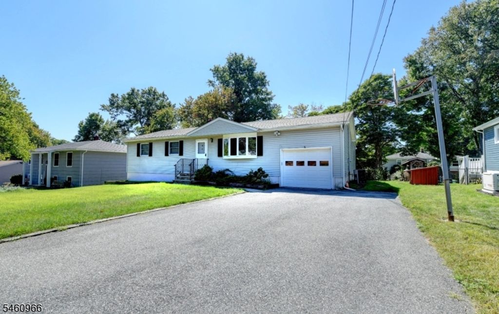14 Apollo Dr, Jefferson Twp., NJ 07438 — photo 2