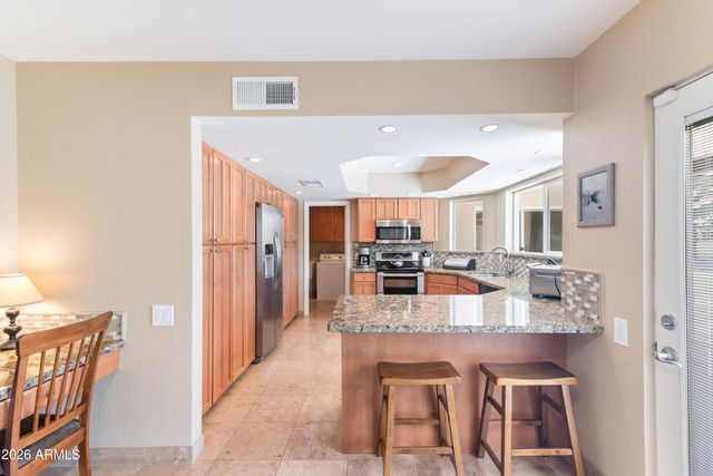 5601 E CHARTER OAK Road, Scottsdale, AZ 85254