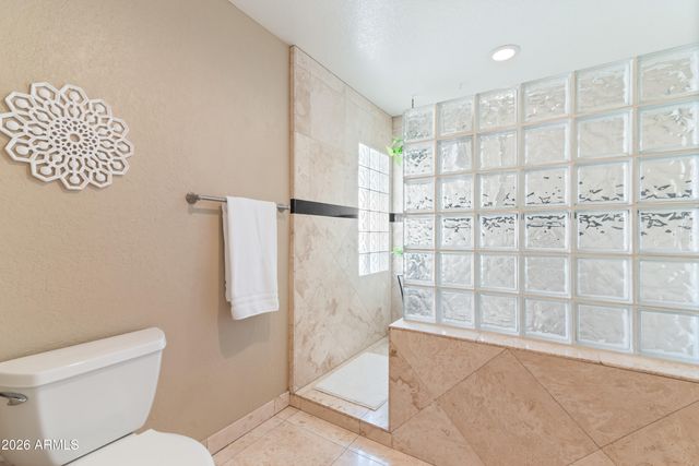 5601 E CHARTER OAK Road, Scottsdale, AZ 85254