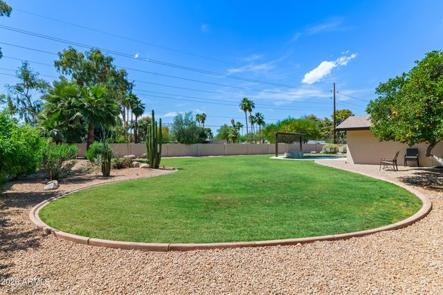 5601 E CHARTER OAK Road, Scottsdale, AZ 85254