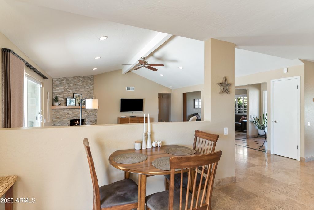 Image 15 of property listing at 5601 E CHARTER OAK Road, Scottsdale, AZ 85254