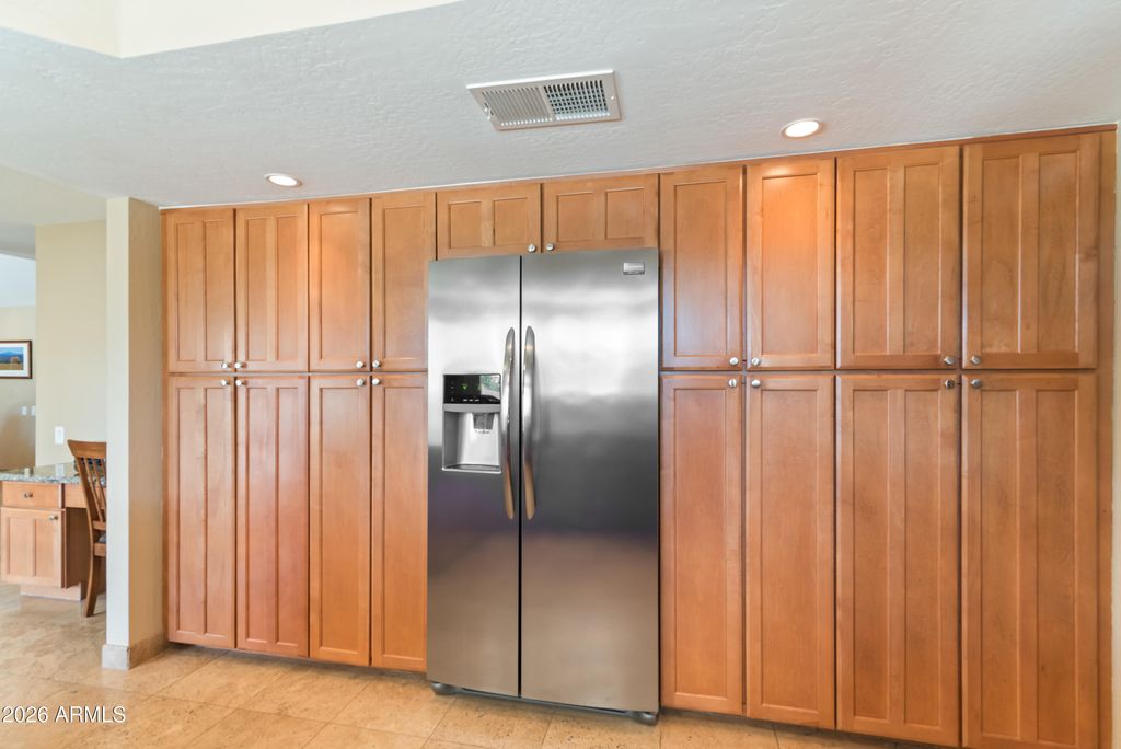 Image 20 of property listing at 5601 E CHARTER OAK Road, Scottsdale, AZ 85254