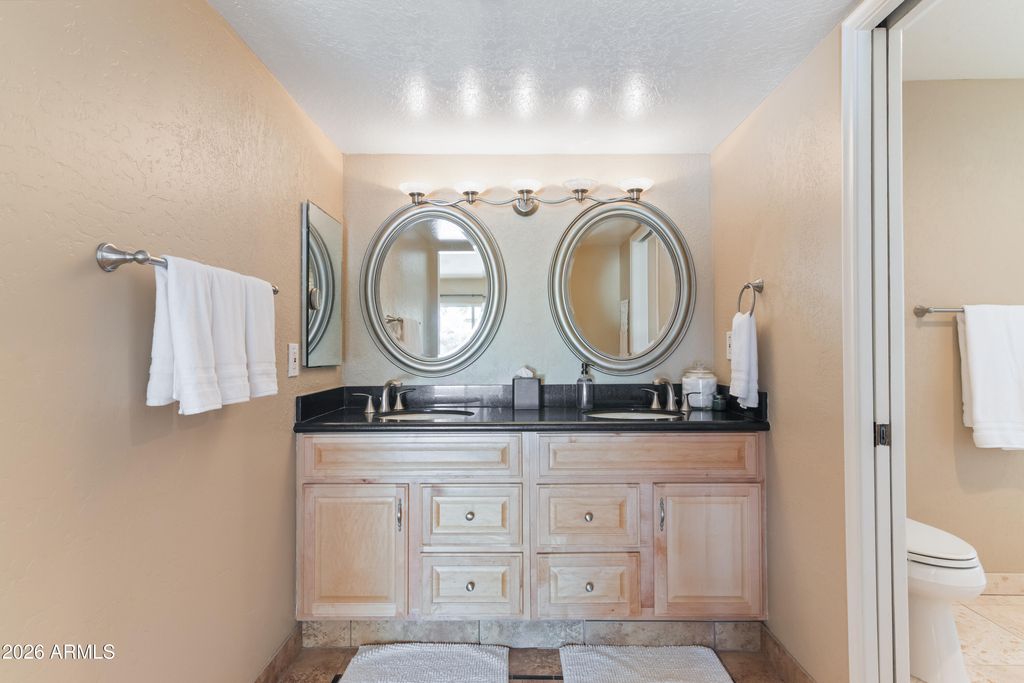 Image 26 of property listing at 5601 E CHARTER OAK Road, Scottsdale, AZ 85254