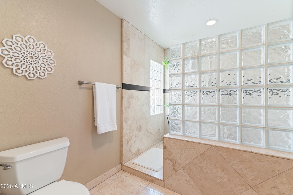 Image 27 of property listing at 5601 E CHARTER OAK Road, Scottsdale, AZ 85254