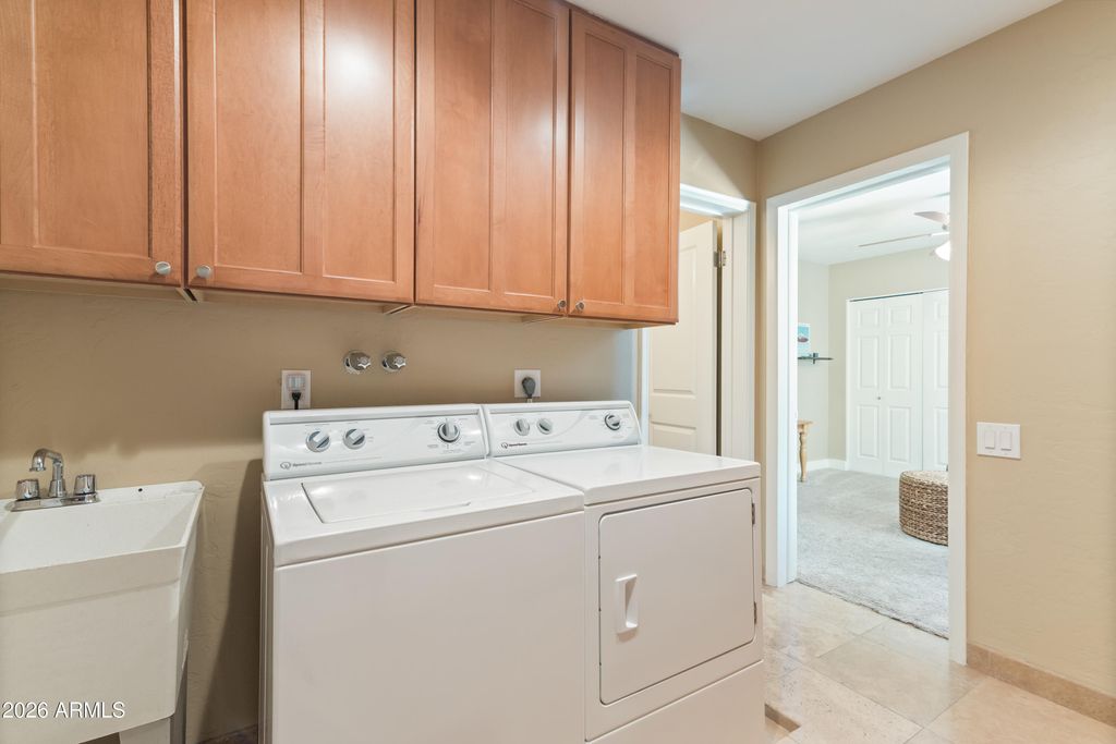 Image 37 of property listing at 5601 E CHARTER OAK Road, Scottsdale, AZ 85254