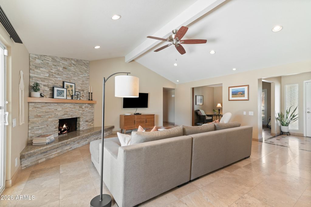 Image 7 of property listing at 5601 E CHARTER OAK Road, Scottsdale, AZ 85254