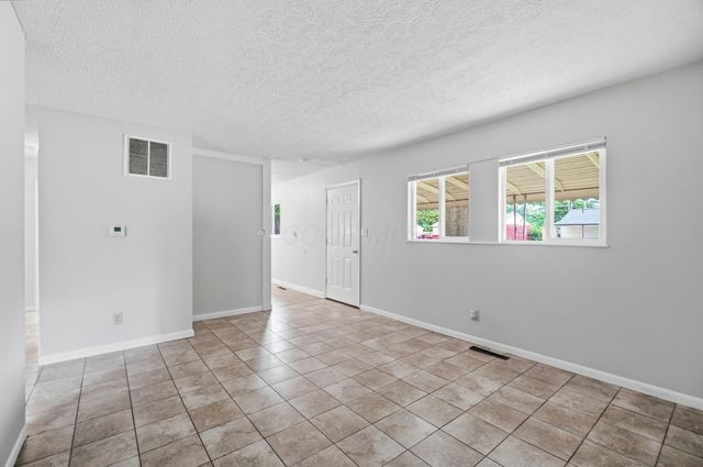1286 Southfield Drive S, Columbus, OH 43207