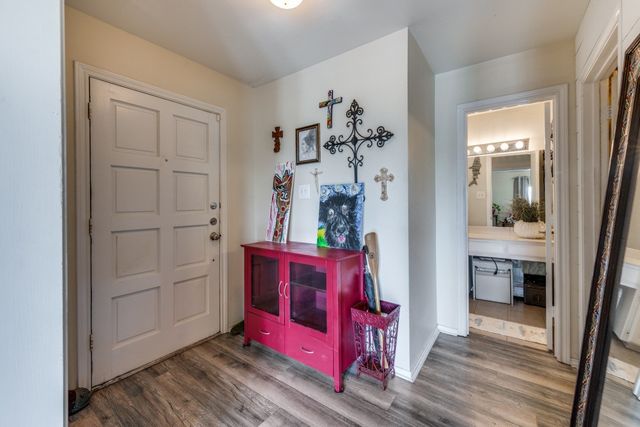 1801 Old Oak Drive, Arlington, TX 76012