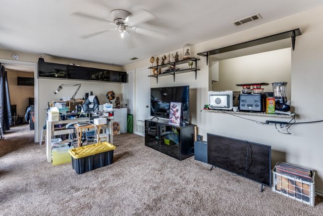 1801 Old Oak Drive, Arlington, TX 76012