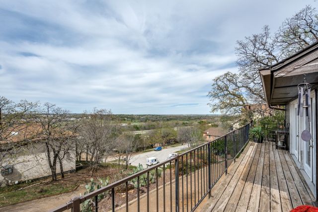 1801 Old Oak Drive, Arlington, TX 76012