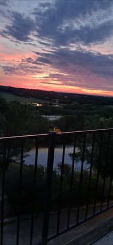 1801 Old Oak Drive, Arlington, TX 76012