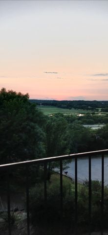 1801 Old Oak Drive, Arlington, TX 76012