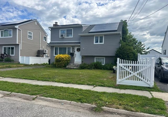 265 East Drive, Copiague, NY 11726
