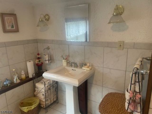 59 Minna St, Rahway City, NJ 07065