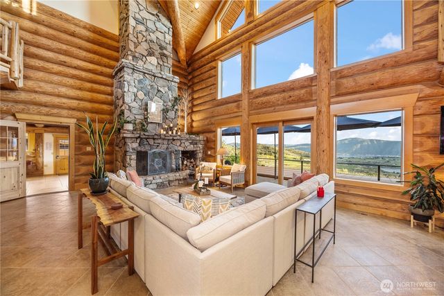 148 High Blossom Lane, Manson, WA 98831