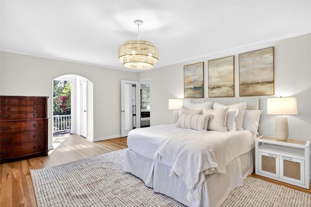 138 Payne Whitney Lane, Manhasset, NY 11030