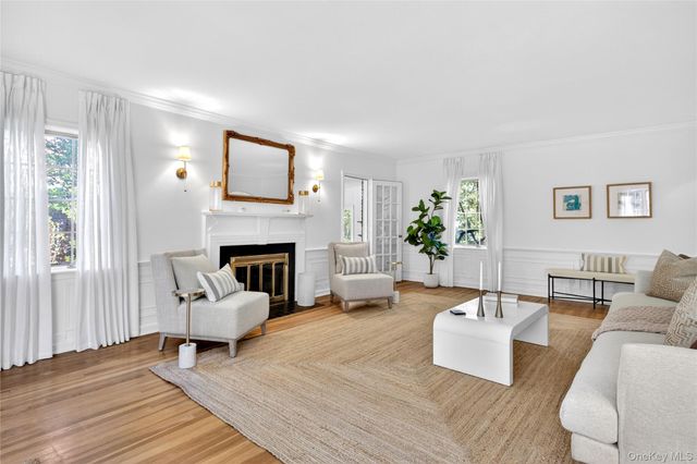 138 Payne Whitney Lane, Manhasset, NY 11030