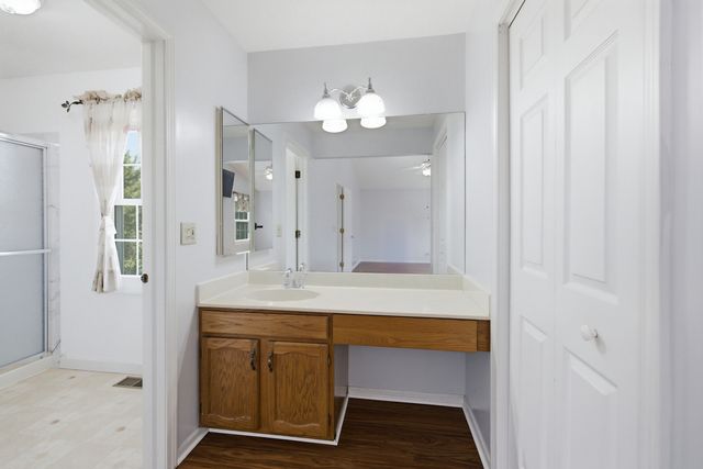 399 Stonewood Circle, Carol Stream, IL 60188