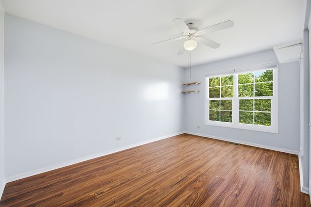 399 Stonewood Circle, Carol Stream, IL 60188