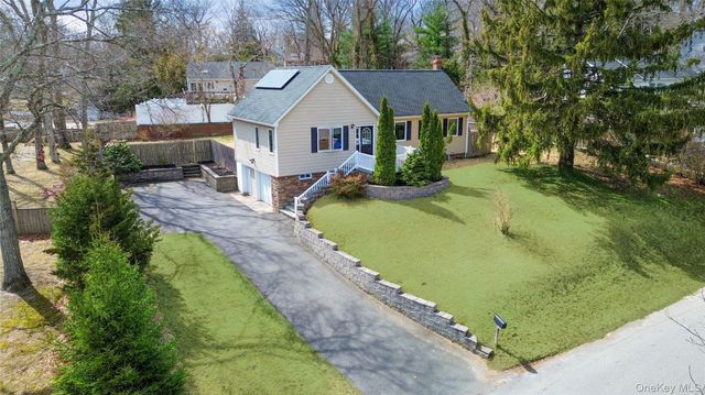 52 Hewlett Drive, Sound Beach, NY 11789