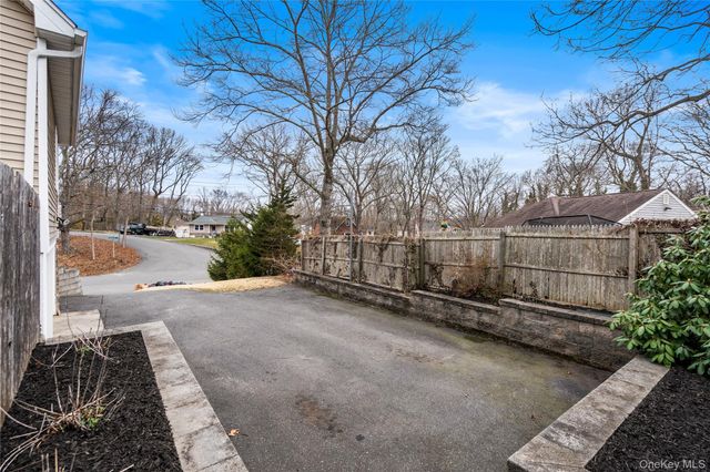 52 Hewlett Drive, Sound Beach, NY 11789