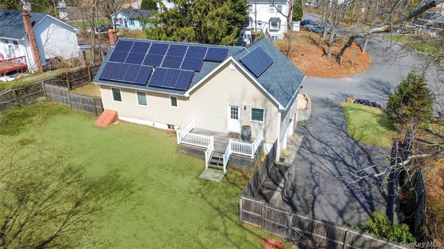 52 Hewlett Drive, Sound Beach, NY 11789