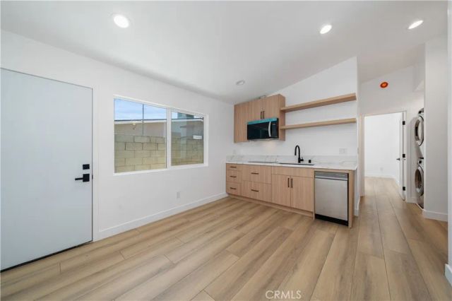 22930 Leadwell Street, West Hills, CA 91307