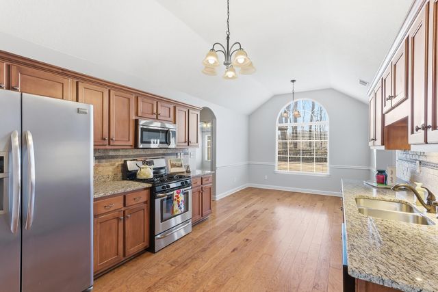 335 SEAWOOD DR, Oakland, TN 38060