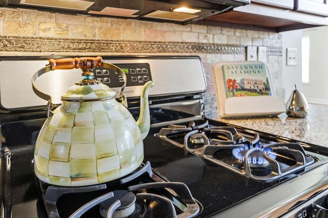 335 SEAWOOD DR, Oakland, TN 38060