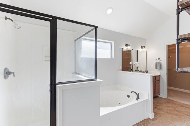 335 SEAWOOD DR, Oakland, TN 38060