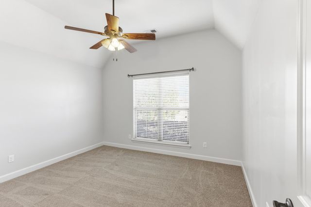 335 SEAWOOD DR, Oakland, TN 38060