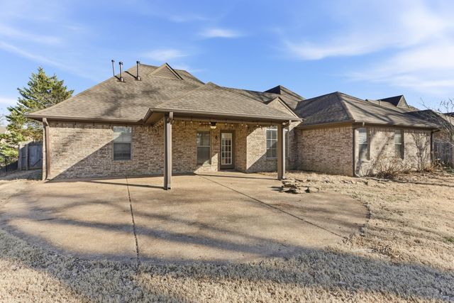 335 SEAWOOD DR, Oakland, TN 38060