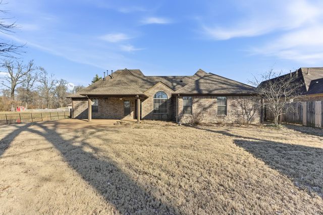 335 SEAWOOD DR, Oakland, TN 38060