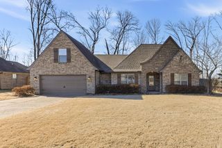 335 SEAWOOD DR, Oakland, TN 38060
