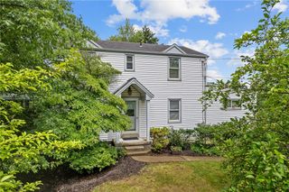 221 Springer, Moon/crescent Twp, PA 15108