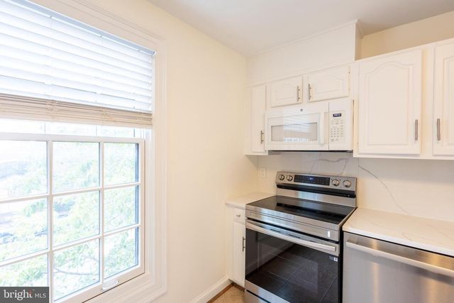 2828 WISCONSIN AVE NW #314, Washington, DC 20007