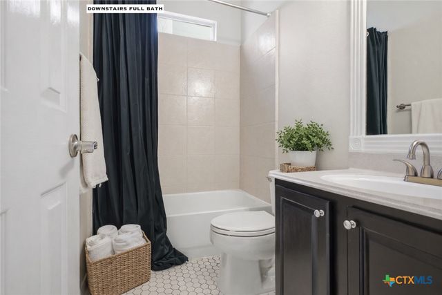 2224 Cotton Blvd., New Braunfels, TX 78130