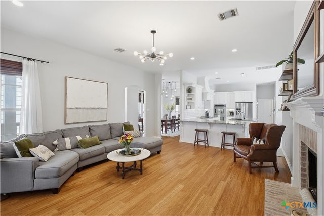 2224 Cotton Blvd., New Braunfels, TX 78130