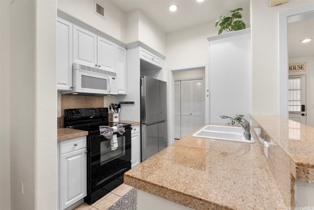 92-1222 Olani Street 76-2, Kapolei, HI 96707
