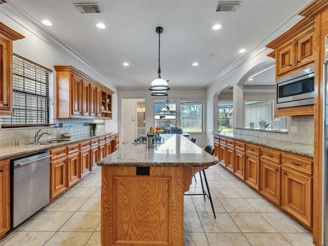 6914 Sandwedge Point Court, Spring, TX 77389