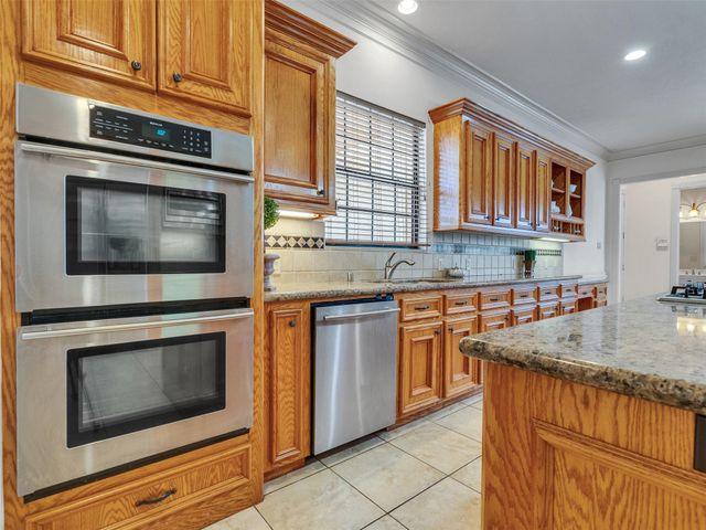 6914 Sandwedge Point Court, Spring, TX 77389