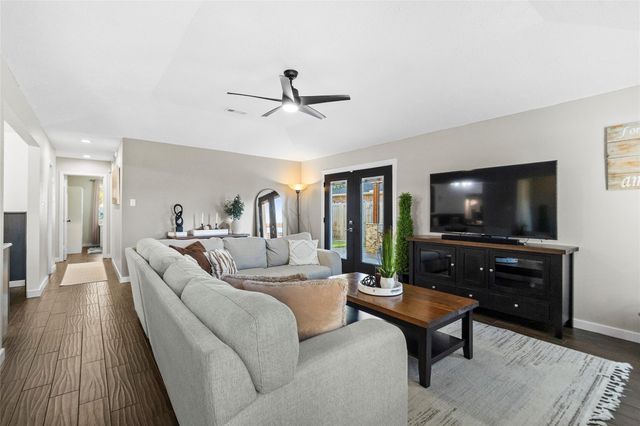 9919 Loch Dane Drive, Houston, TX 77070