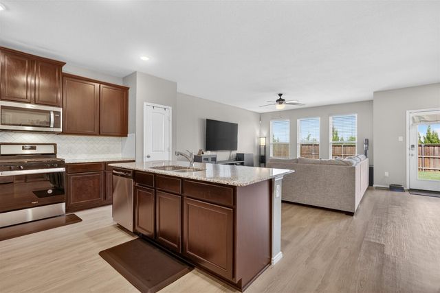 2042 Clearmist Way, Royse City, TX 75189