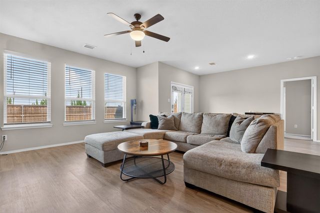 2042 Clearmist Way, Royse City, TX 75189