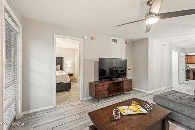 5800 N Kolb Rd Unit 1104, Tucson, AZ 85750