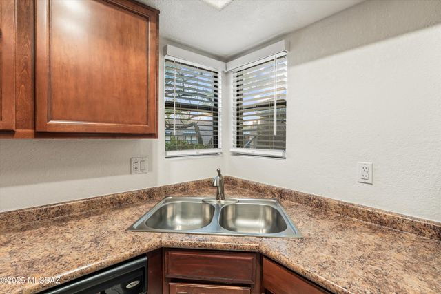 5800 N Kolb Rd Unit 1104, Tucson, AZ 85750