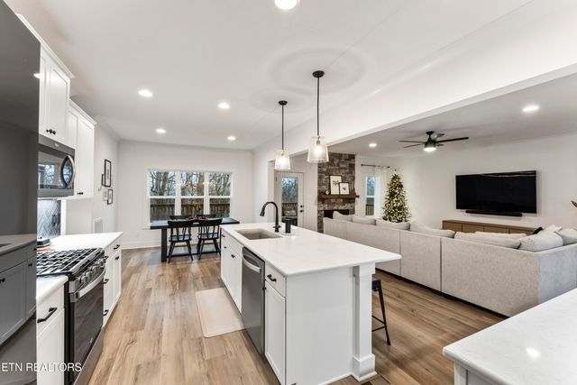 2815 Green Summers Rd, Knoxville, TN 37938